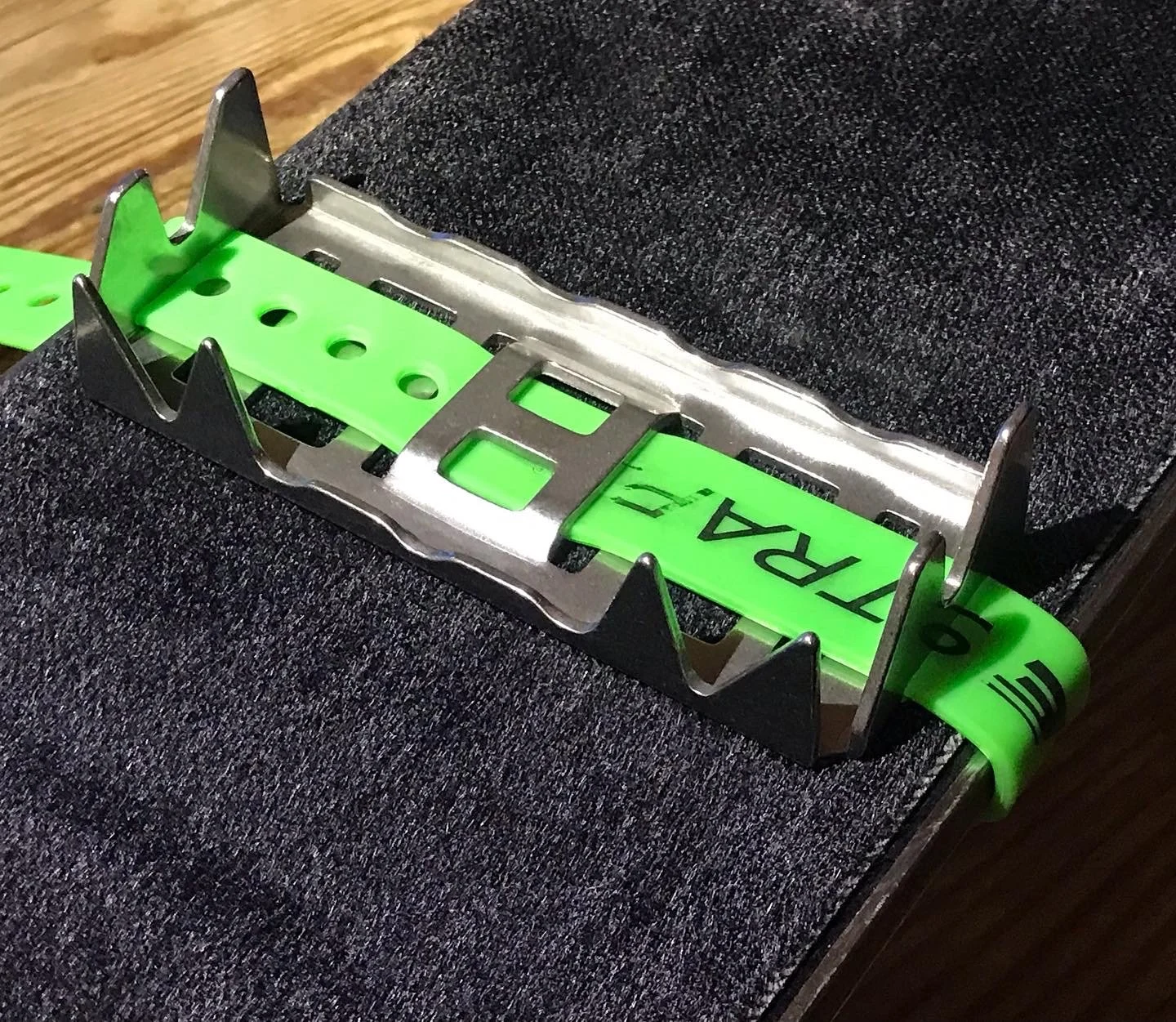 Skeats Skin Crampons Claws
